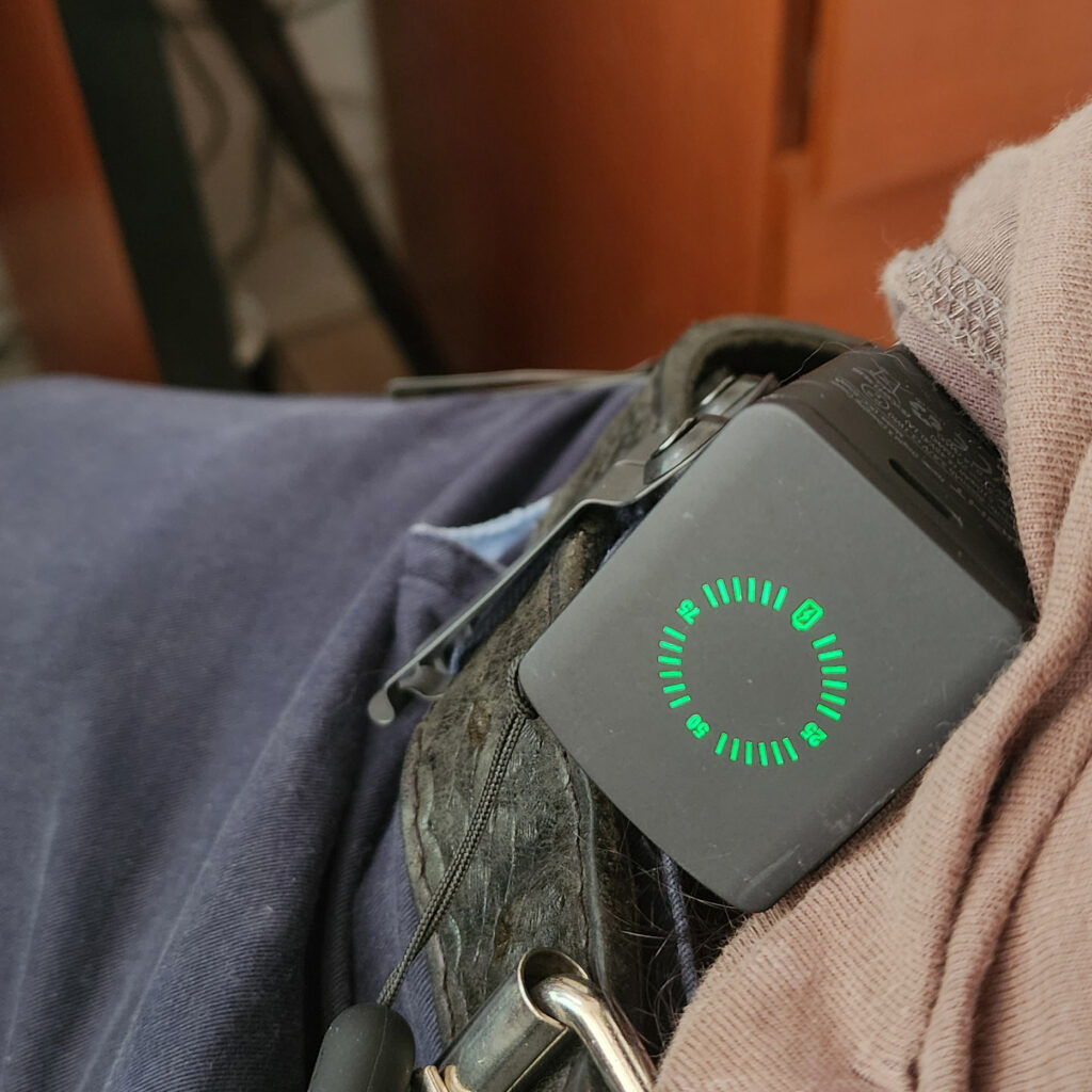 Osight Charging cover showing a full charge